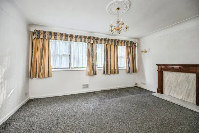 Calderstones Road, Liverpool, L18, photo 2