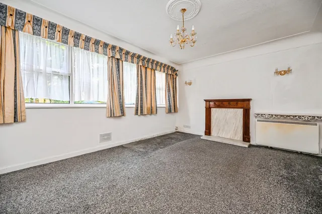 Calderstones Road, Liverpool, L18, photo 3