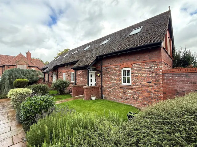 Ryder Court, Rainhill, L35, photo 1