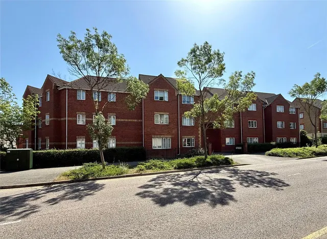 Galleon Road, Chafford Hundred, Grays, Essex, RM16, photo 1