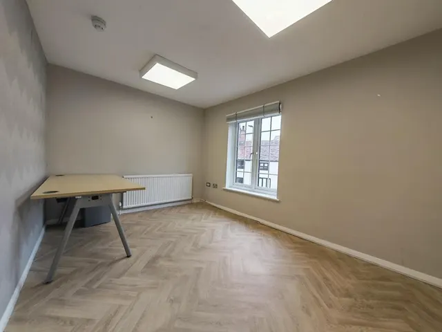 Easthampstead Road, Wokingham, photo 1
