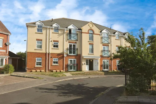 Chadwick Way, Hamble, SO31, photo 1