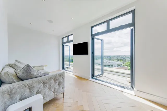 Photo 2 — Grosvenor Road St Albans AL1