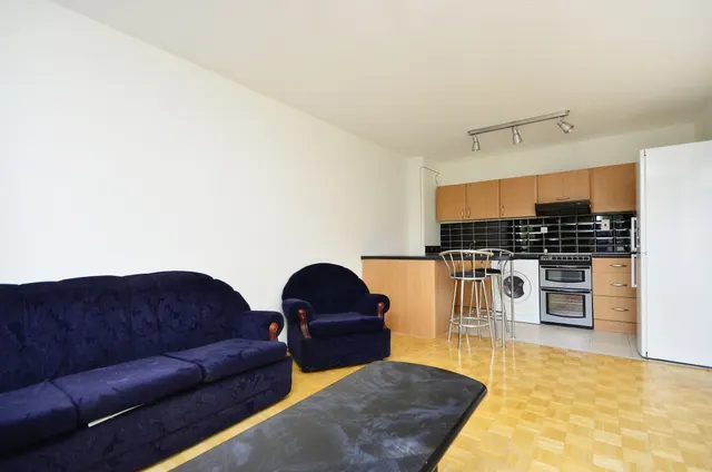 Photo 2 — 30 Claudia Place, London