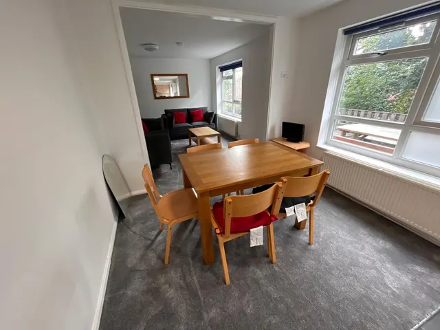 Howden Gardens, Hyde Park, LS6, photo 3