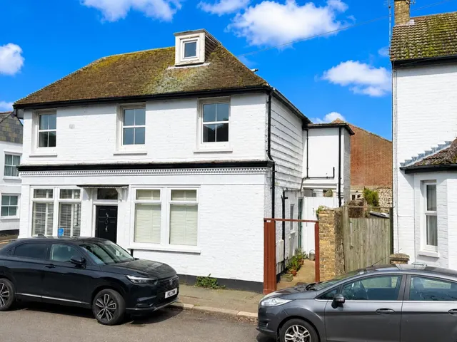 Stade Street, Hythe, photo 1