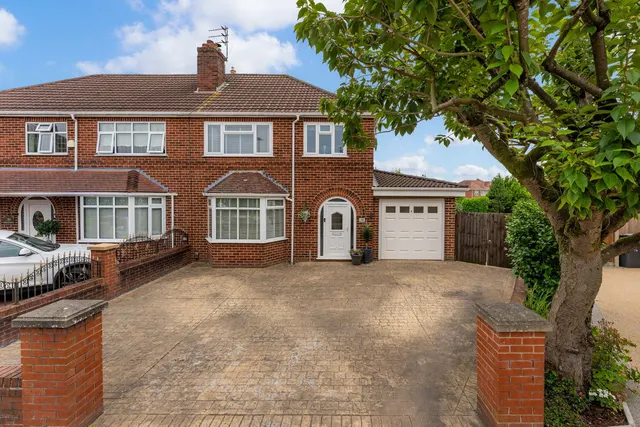 Beech Drive, Leigh, WN7 3LJ, photo 1