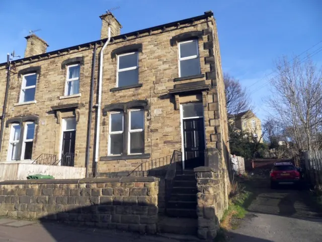 Gelderd Road, Birstall, WF17, photo 1