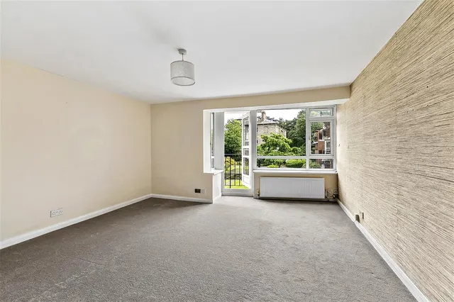 Castle Way, Feltham, TW13, photo 2