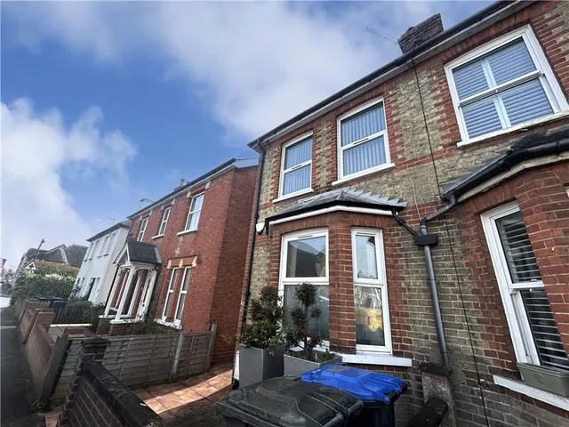 Hummer Road, Egham, TW20, photo 2