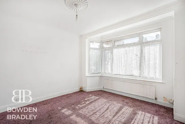 Photo 3 — Geneva Gardens, Chadwell Heath, RM6