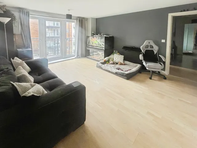 Photo 3 — Winterthur Way, Basingstoke, Hampshire, RG21 7UE