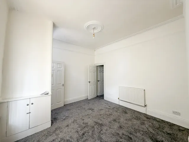 Ashton Road, Oldham, OL8, photo 3