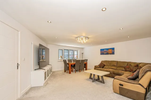 Sunnyhill Avenue, Derby, DE23, photo 3