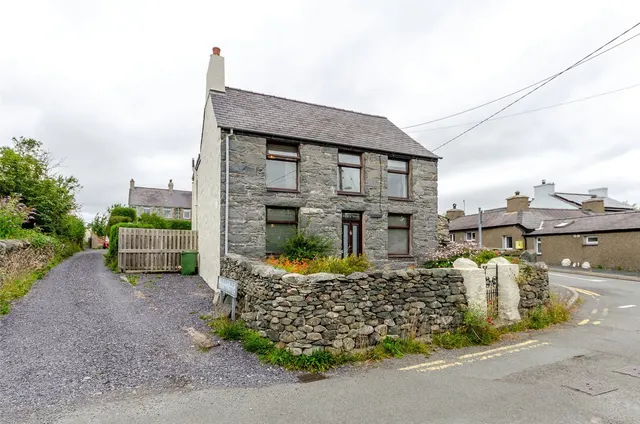 Penisarwaun, Caernarfon, LL55, photo 1