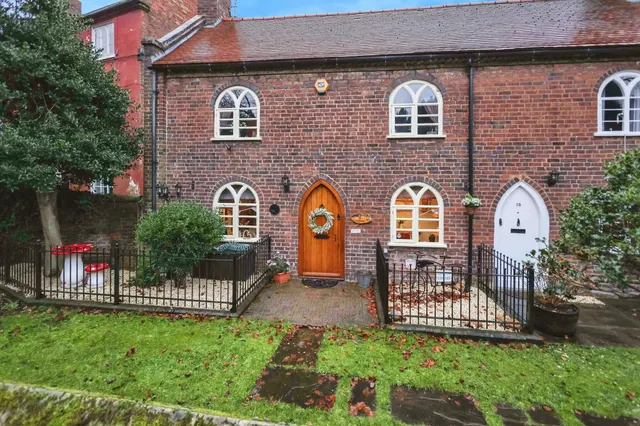 The Village, Kingswinford, photo 1