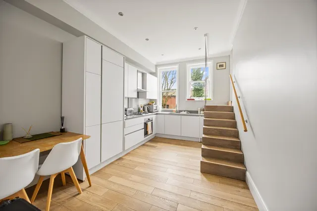 Photo 3 — Platts Lane, Hampstead, London NW3 7NP