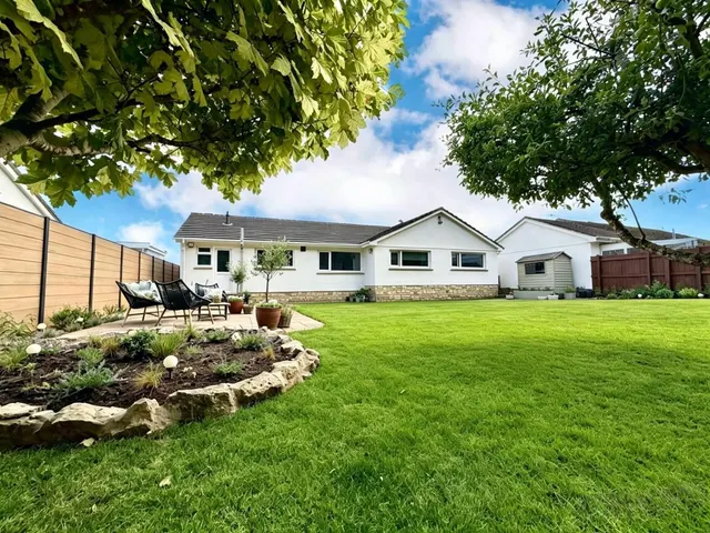 Bowling Green Lane, Swindon, Wiltshire, SN1 4EU, photo 1