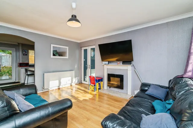 Dean Close, Nottingham, NG8, photo 2