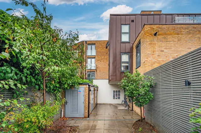 Flat 4 Marquis Court, 20 Marquis Road, London, photo 1