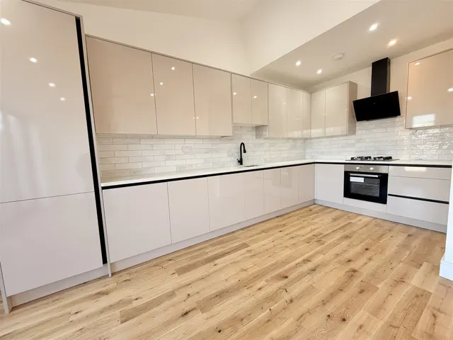 Freshwell Avenue, Romford, RM6, photo 3