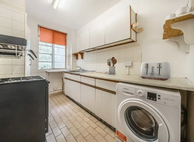 Waverley Grove, Finchley, N3, photo 2