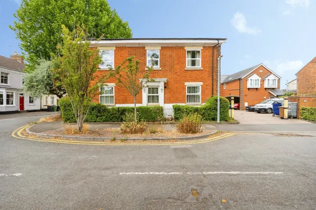 Victoria Road, Leighton Buzzard, photo 1