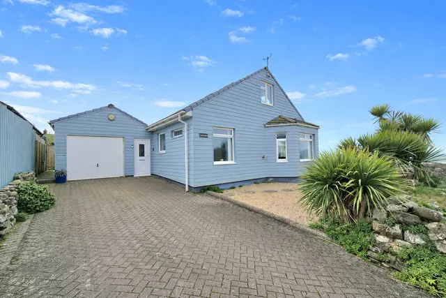 The Crescent, Widemouth Bay, EX23, photo 1