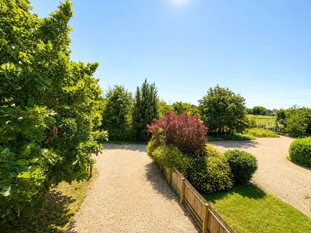 Photo 2 — Victoria Road, Hayling Island, Hampshire, PO11
