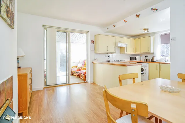 Moor Flatts Avenue, Leeds, LS10, photo 3