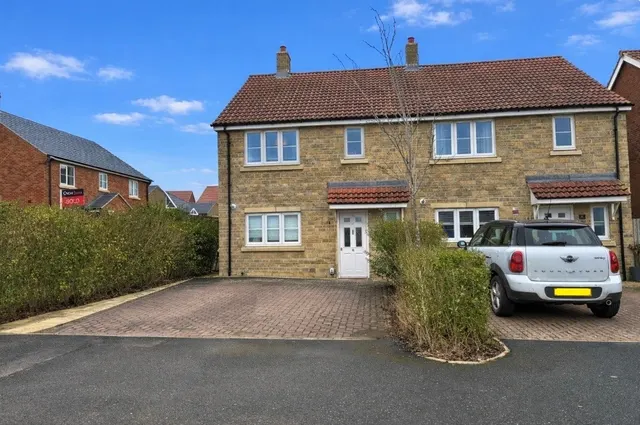Buttercup Close, Raunds, photo 1