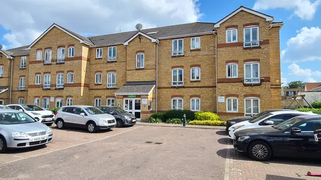 Dominion Close, Hounslow, TW3, photo 1