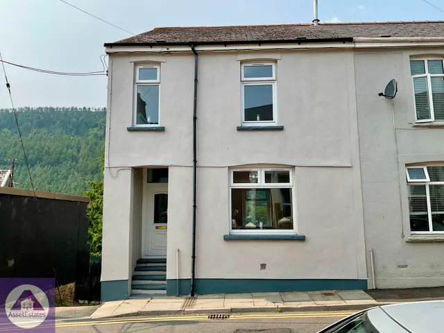 Gladstone Street, Abertillery, photo 1