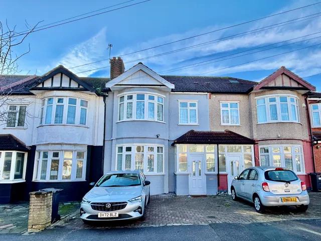 Ridgeway, Redbridge, IG4, photo 1