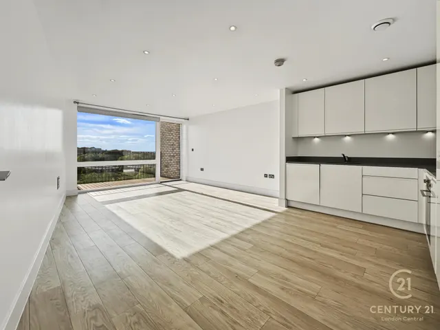 Lakeside Drive, Park Royal, NW10, photo 1