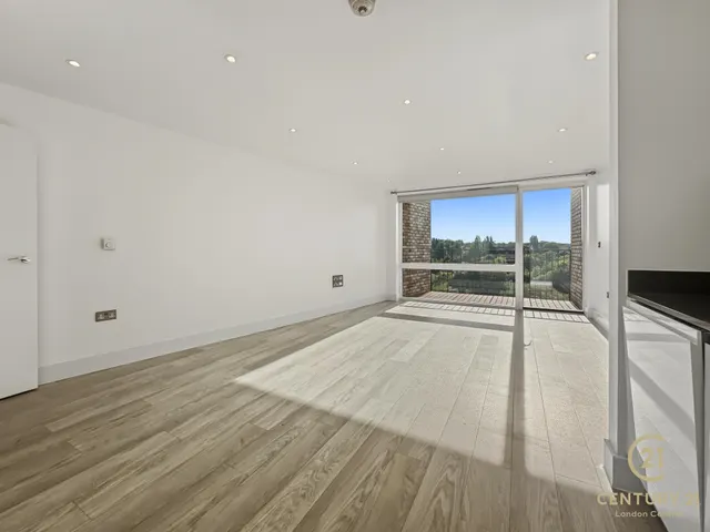 Lakeside Drive, Park Royal, NW10, photo 3