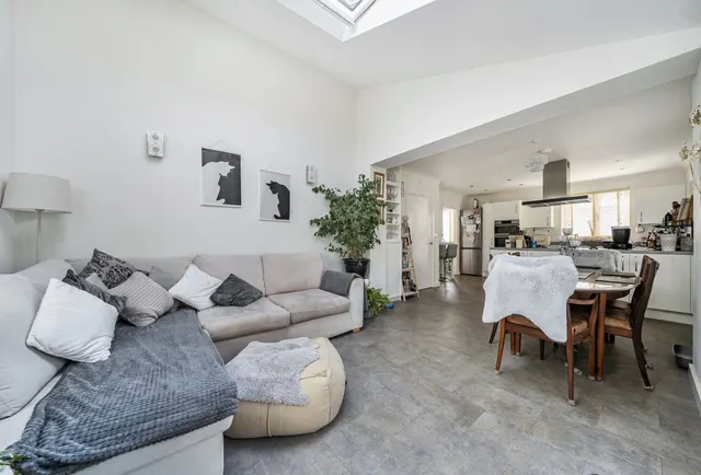 Photo 2 — Spitfire Drive, Witney, OX29 7BF
