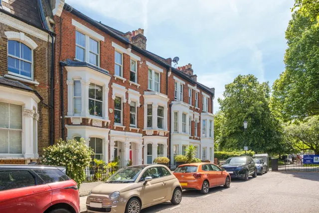Photo 2 — Tetcott Road, Chelsea
