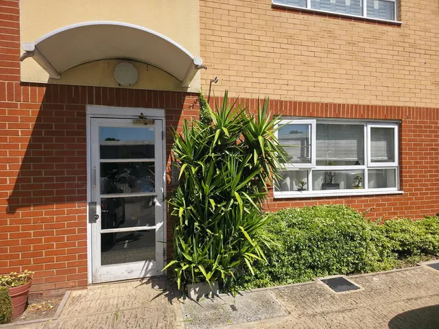 Chertsey Road, Lower F, photo 3