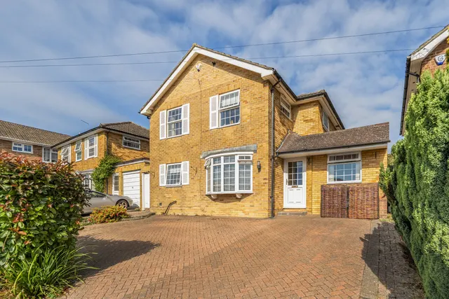 Stephenson Drive, East Grinstead, RH19, photo 1