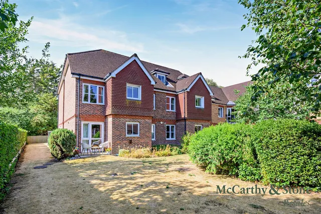 Buckingham Road, Brackley, NN13, photo 1