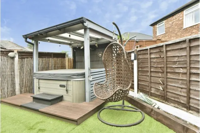 Photo 3 — Arnold Drive, Manchester