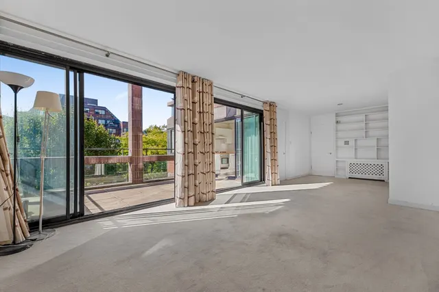 Grosvenor Road, London, SW1V, photo 1