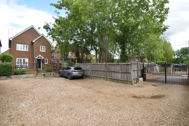 Station Road, Harrietsham, photo 1