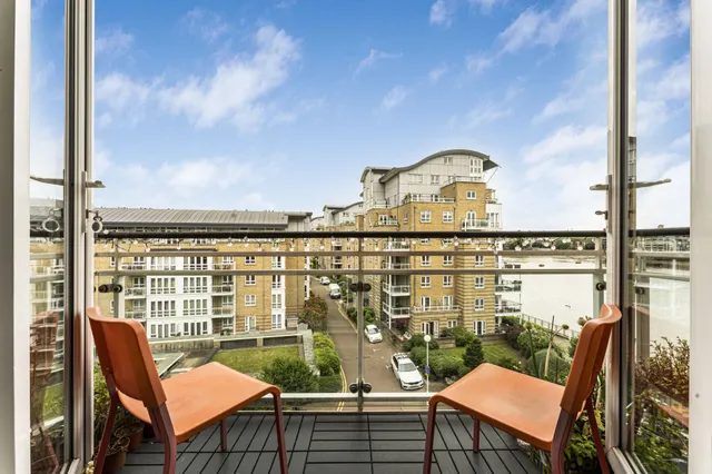 St. Davids Square, London, E14, photo 3