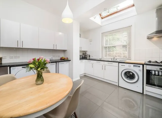 Photo 3 — Berrylands Road, Surbiton, KT5