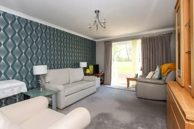 Photo 3 — Nightingale Walk, Hemel Hempstead, Hertfordshire, HP2 7QX