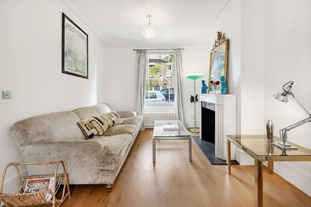 Photo 2 — Elsley Road, London, SW11 5LG