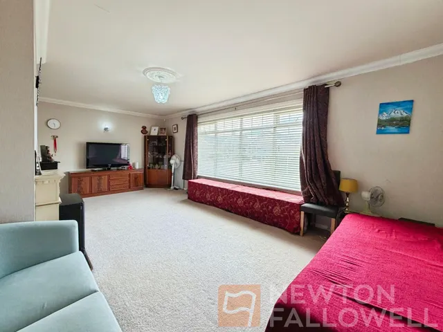 Aster Drive, Werrington, PE4, photo 2