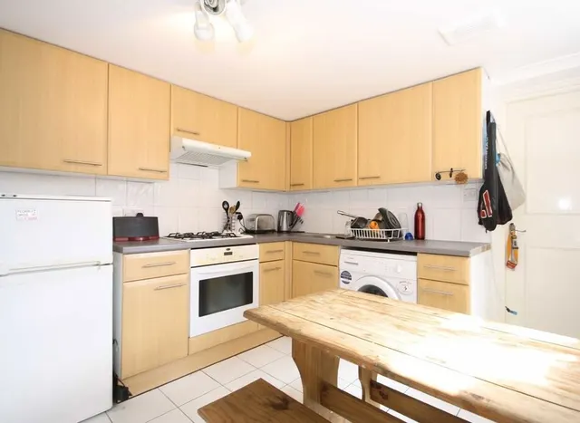 Photo 3 — Chantrey Road, Stockwell, SW9
